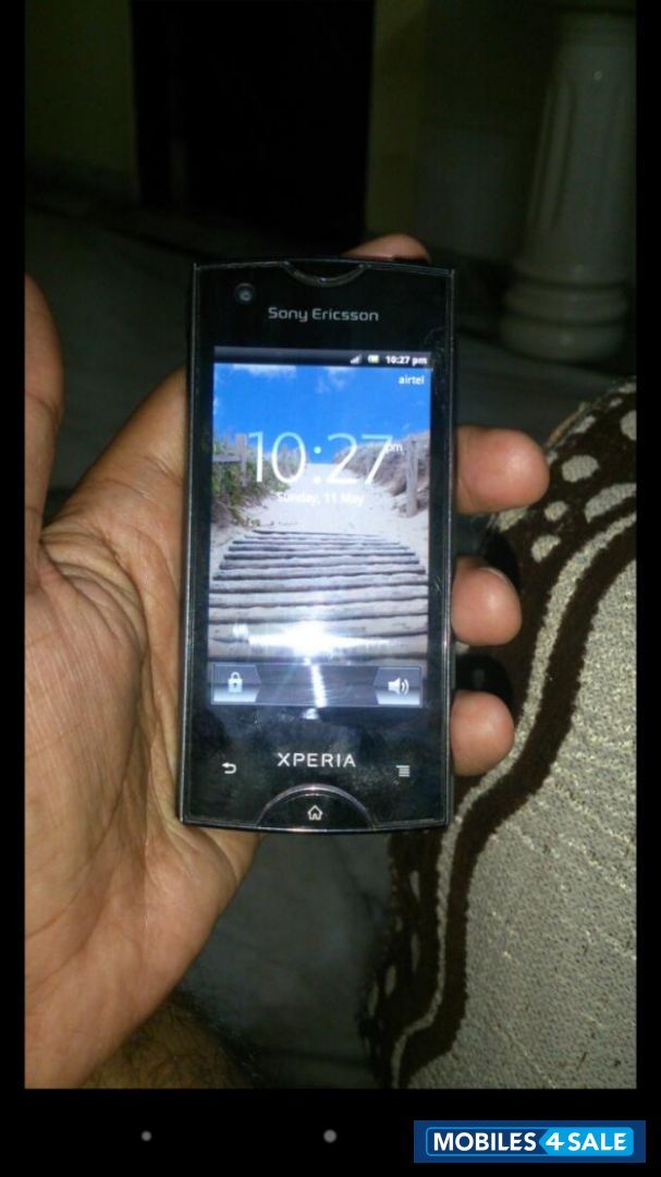 Black Sony Xperia ray