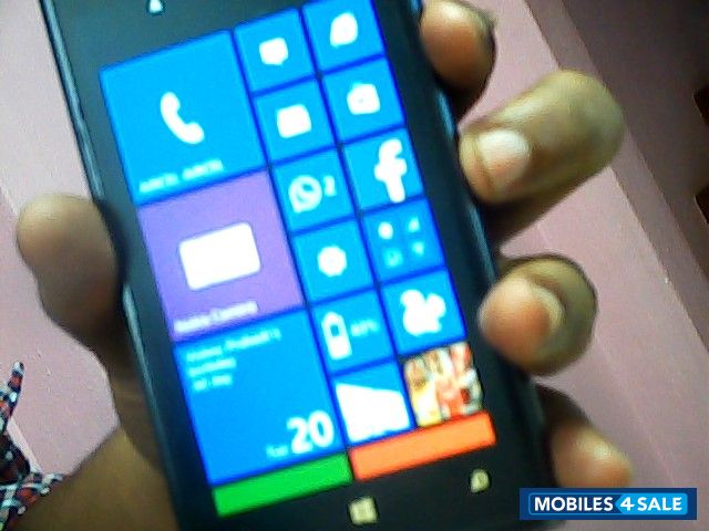 Black Nokia Lumia 925