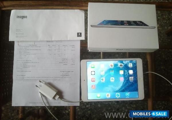 White Apple iPad mini