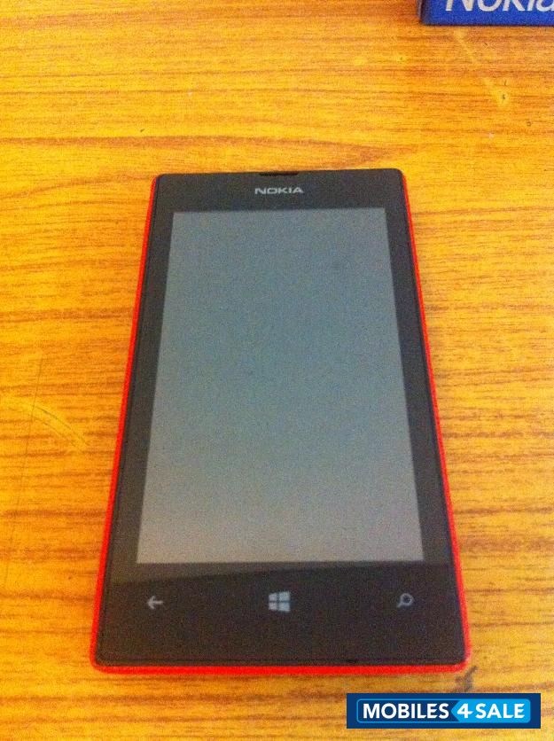 Red Nokia Lumia 520