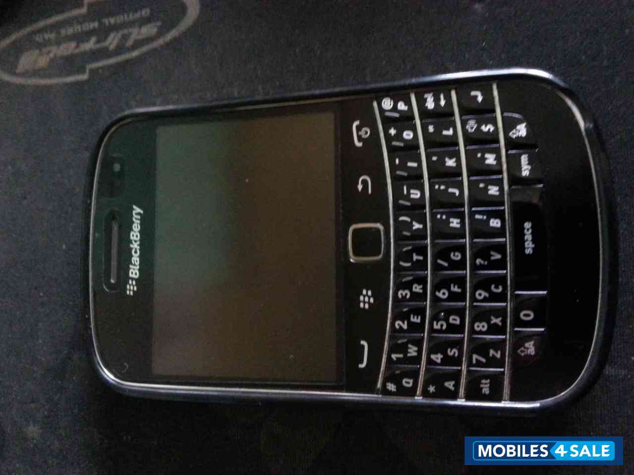 Black BlackBerry Bold 9900