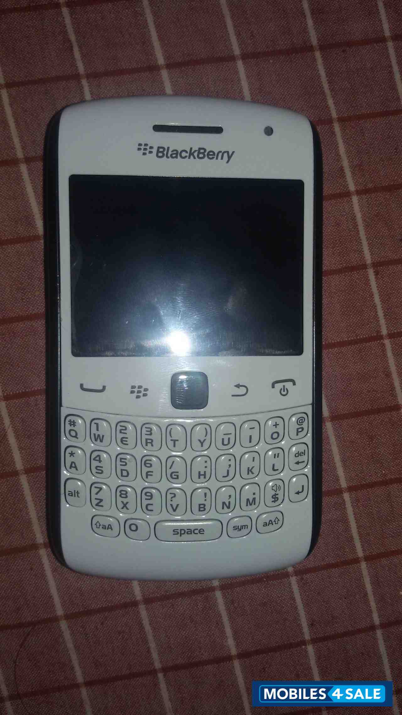 White BlackBerry Curve 9360