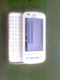 White Nokia C6