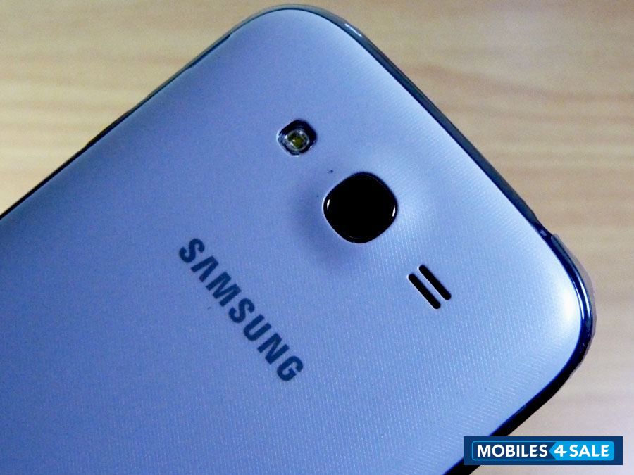 White Samsung Galaxy Grand GT-I9082