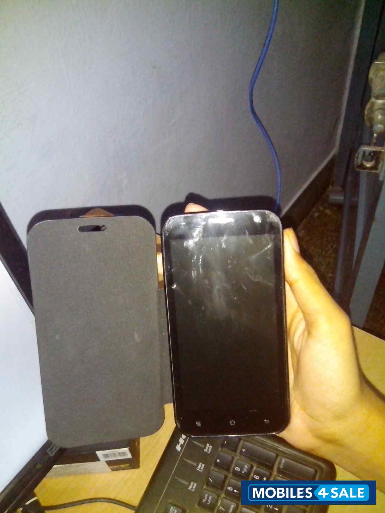 Black Karbonn S2 Titanium