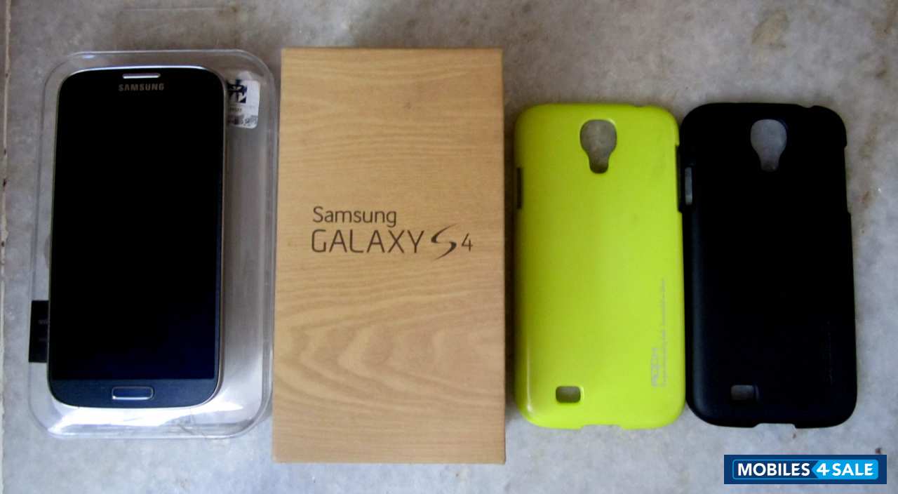 Black Samsung Galaxy S4