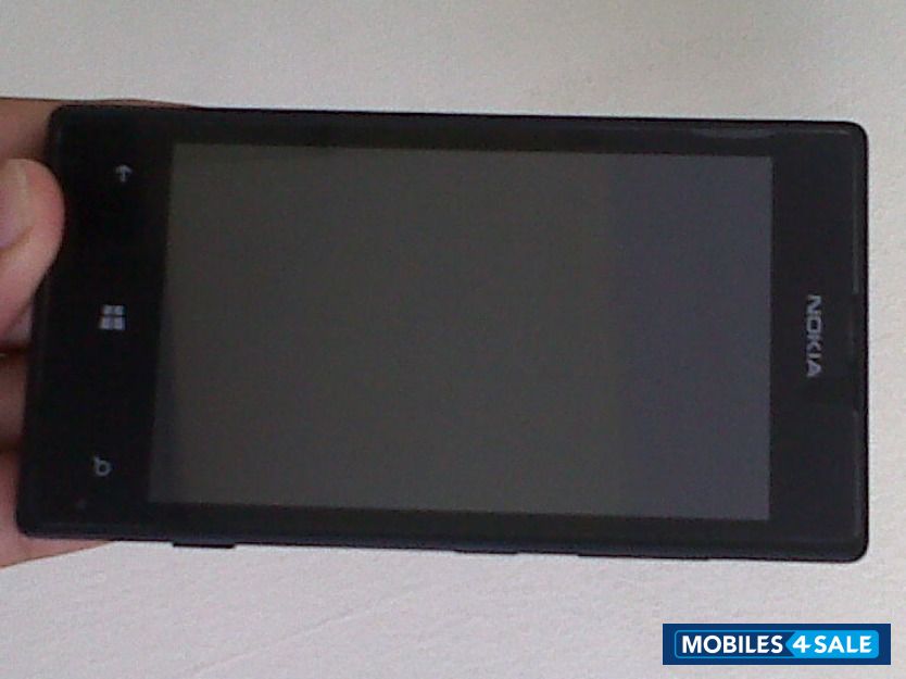 Black Nokia Lumia 520