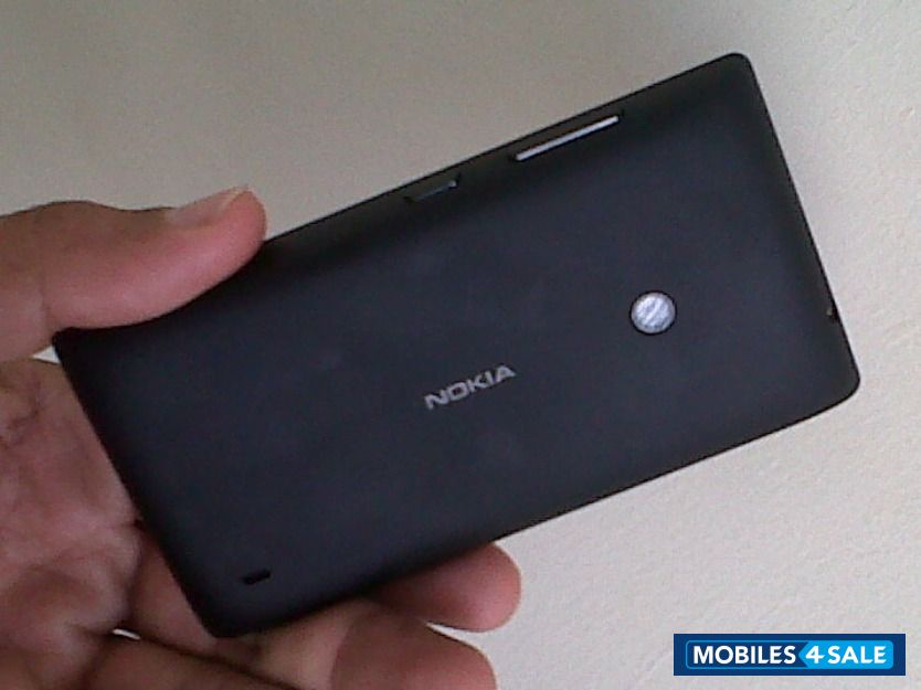 Black Nokia Lumia 520