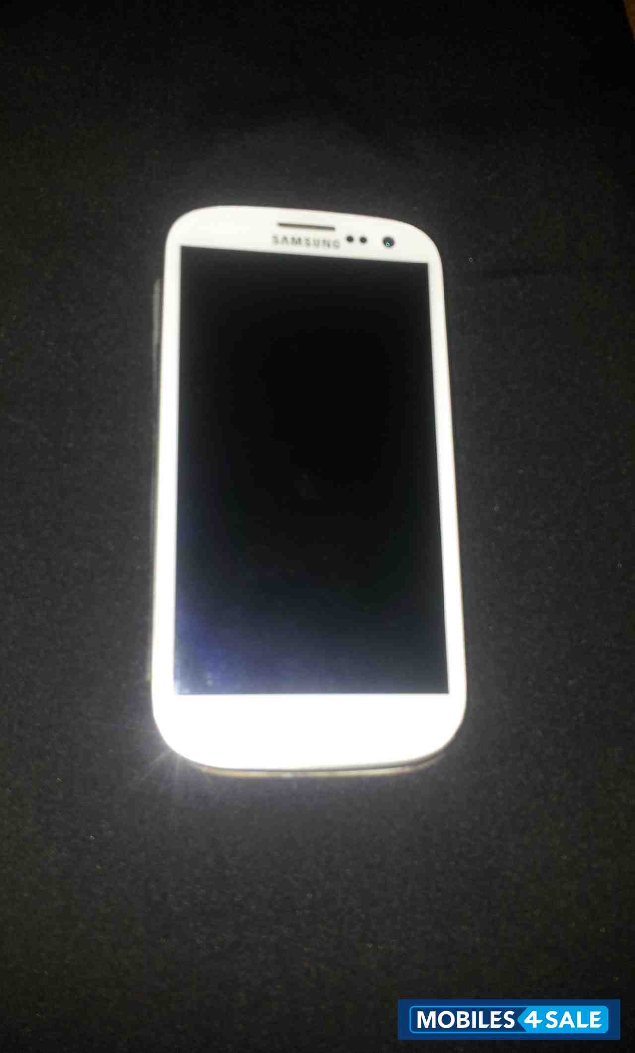 White Samsung Galaxy S3