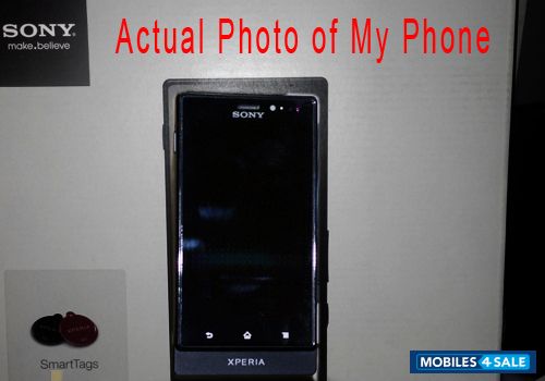 Black Sony Xperia sola