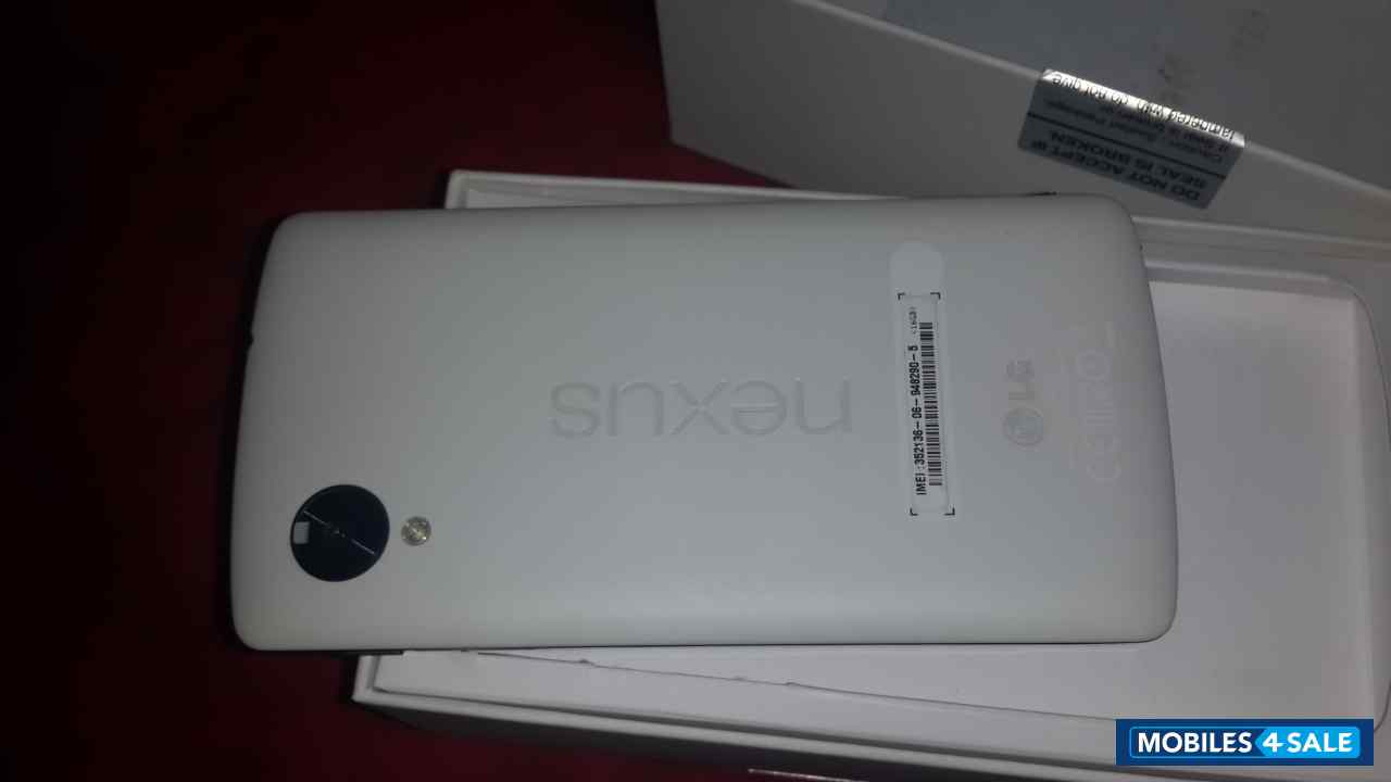 White Google Nexus 5