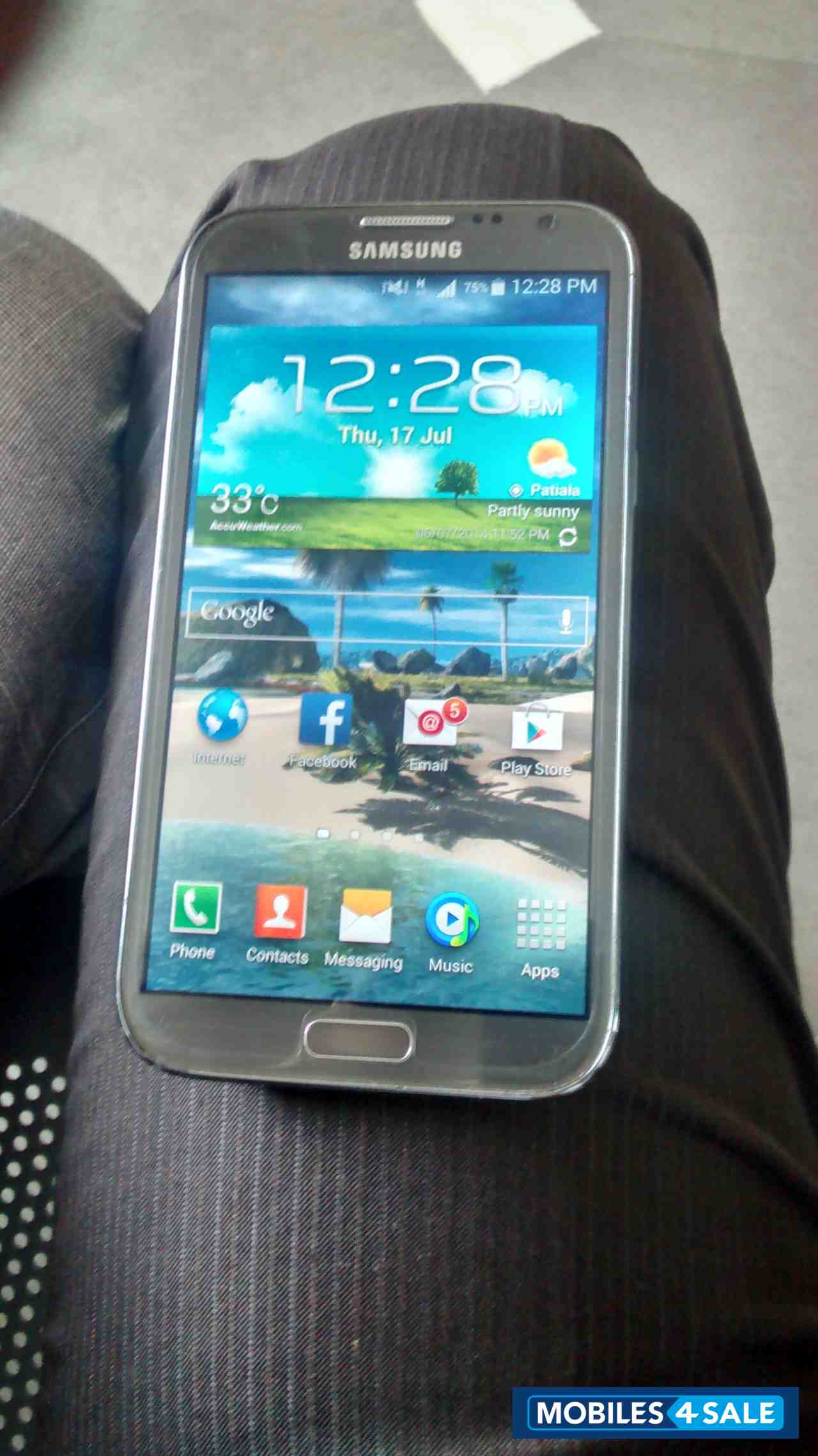 Grey Samsung Galaxy Note 2