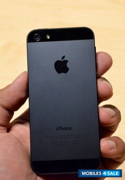 Black Apple iPhone 5 Black Apple iPhone 5