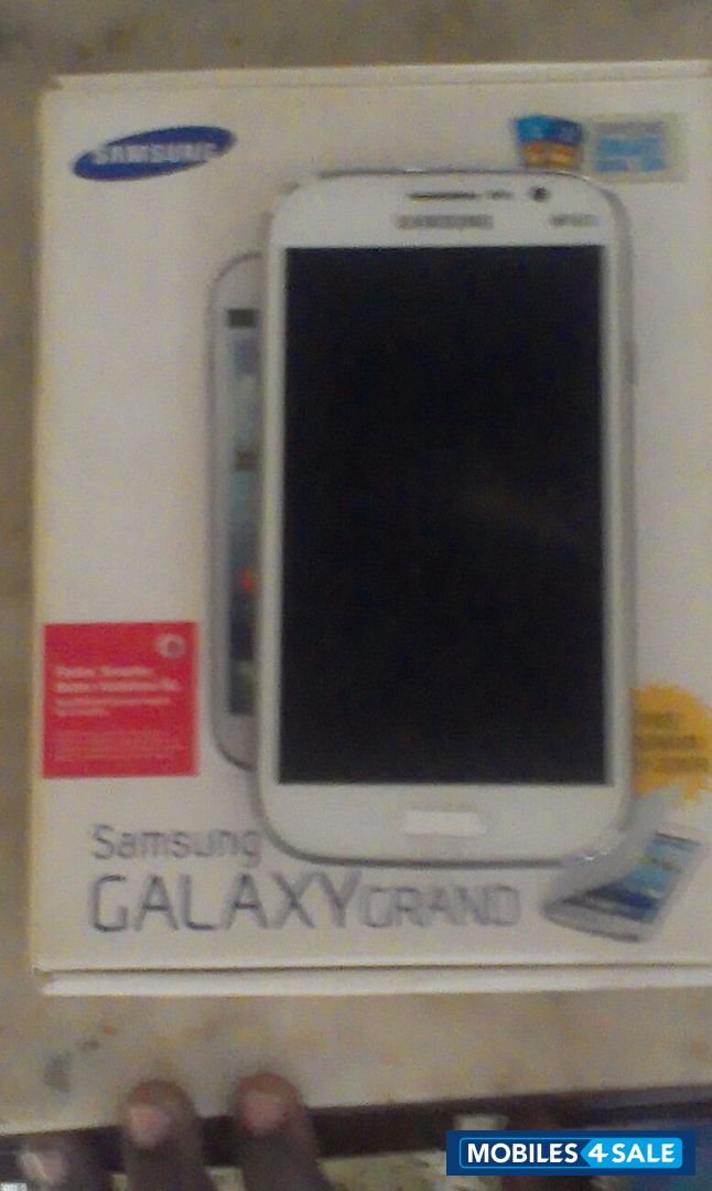 White Samsung Galaxy Grand GT-I9082