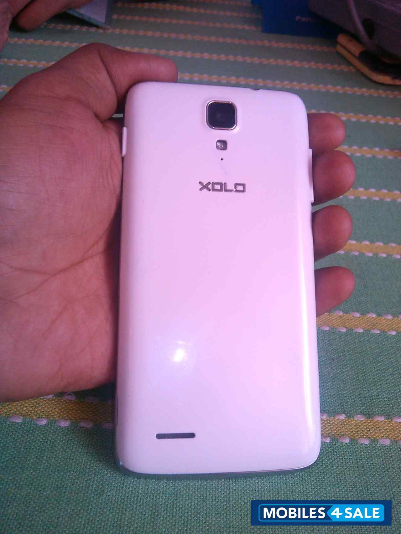 White Xolo Q700i White Xolo Q700i