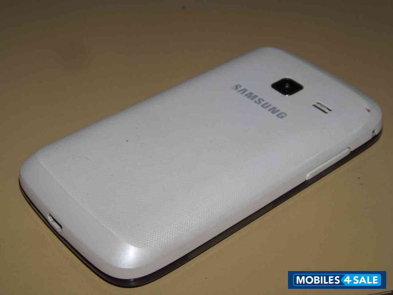 White Samsung Galaxy Y Duos S6102