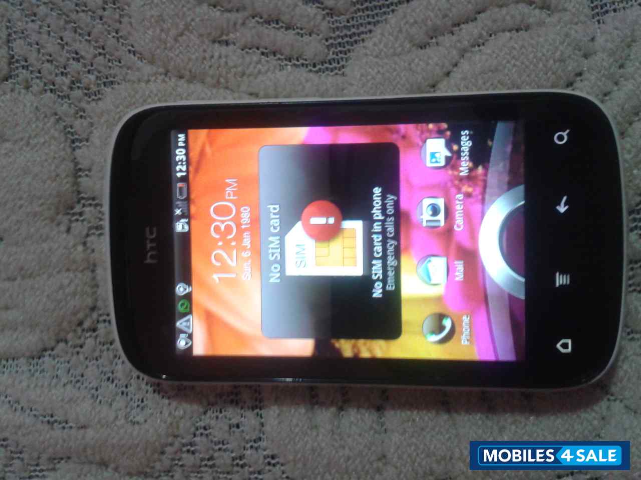 White HTC Explorer White HTC Explorer