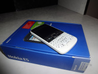 White Nokia E5-00