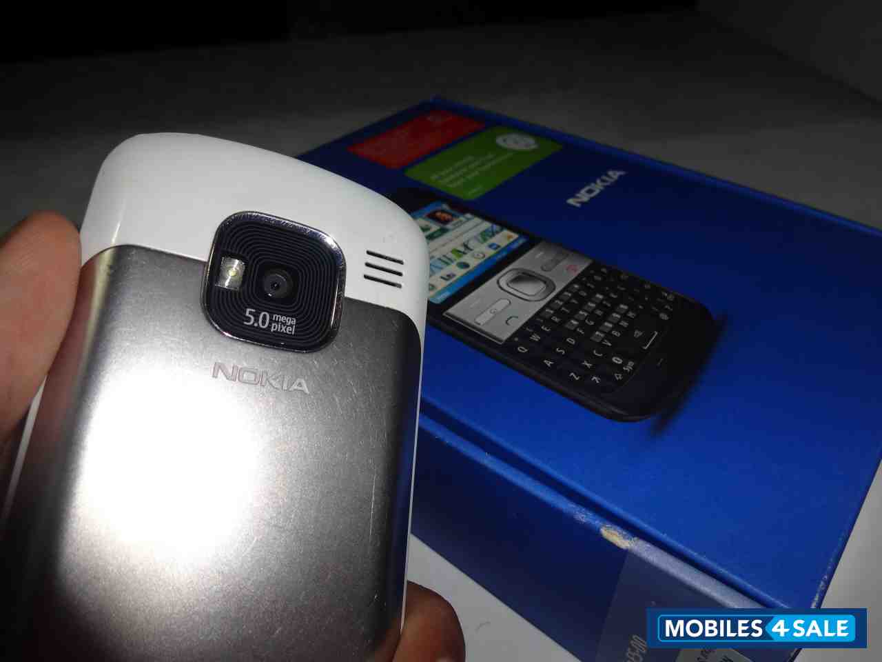 White Nokia E5-00 White Nokia E5-00