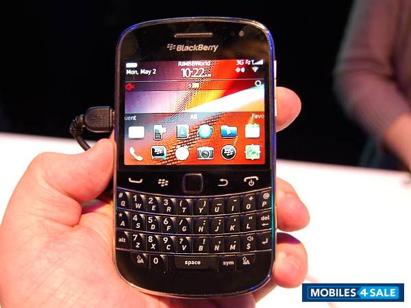 Black BlackBerry Bold 9900