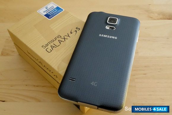 Black Samsung Galaxy S5