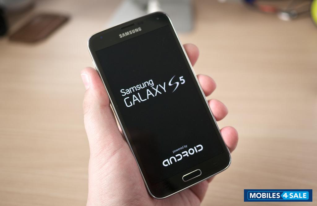 Black Samsung Galaxy S5
