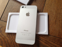 White Apple iPhone 5