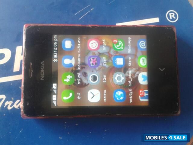 Red Nokia Asha 502