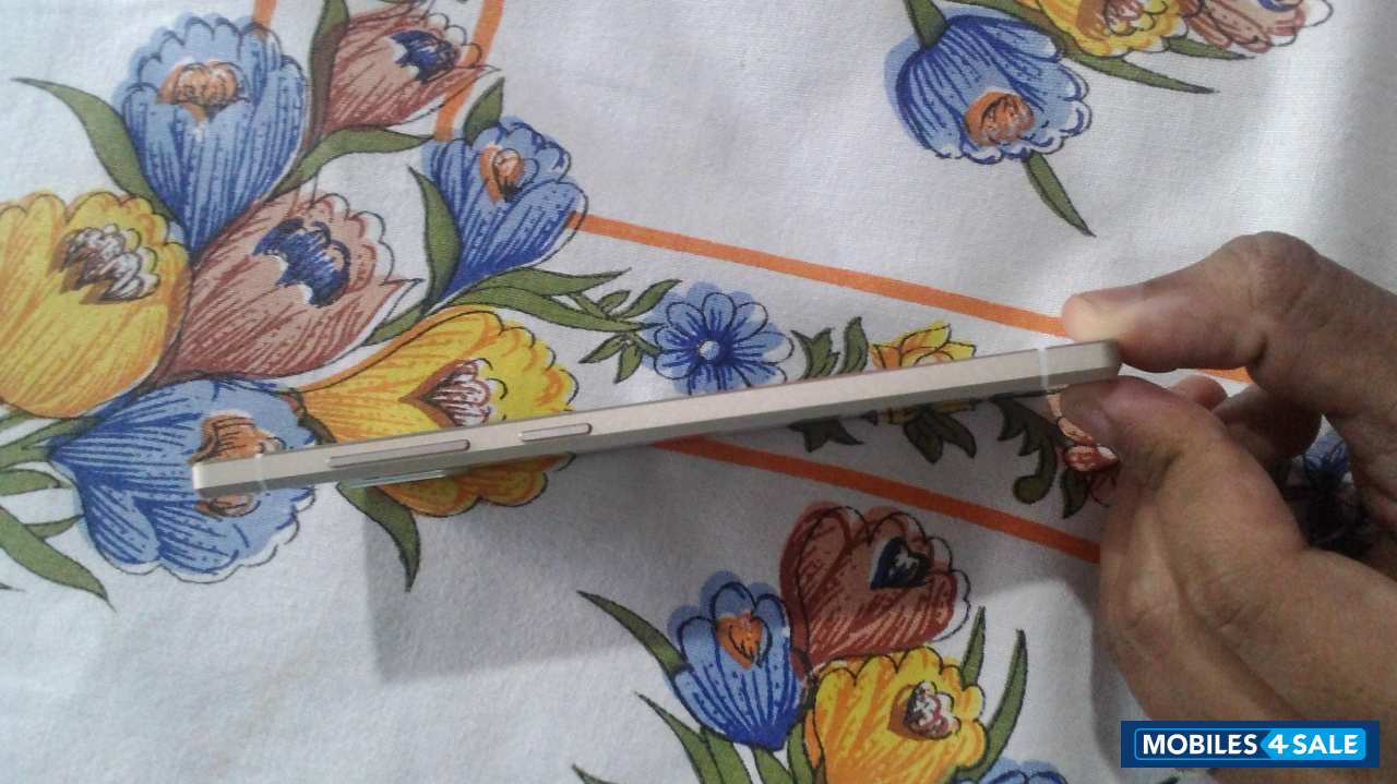 White Gionee Elife S5.5