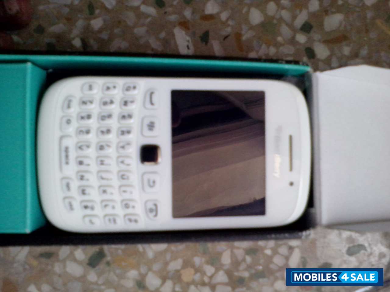 White BlackBerry Curve 9320