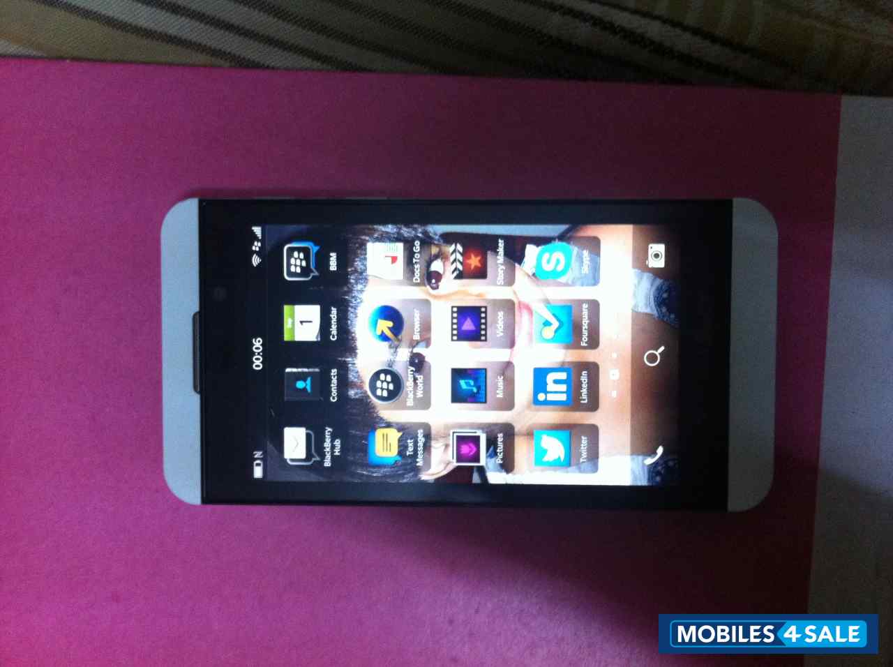 White BlackBerry Z10