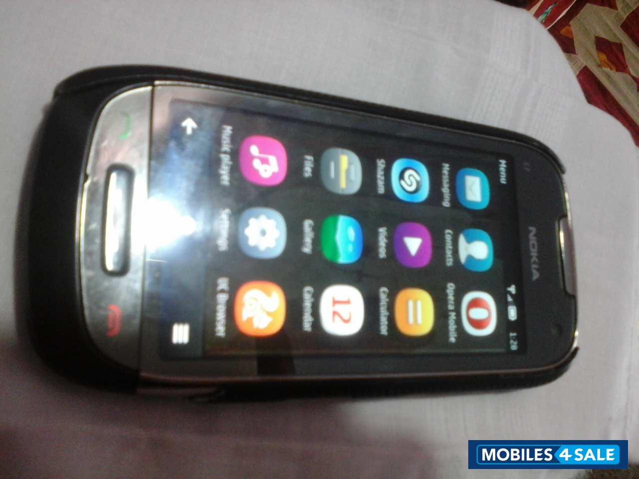 Black Nokia C7