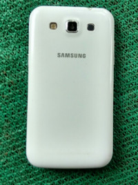 White Samsung Galaxy Grand Quarttro