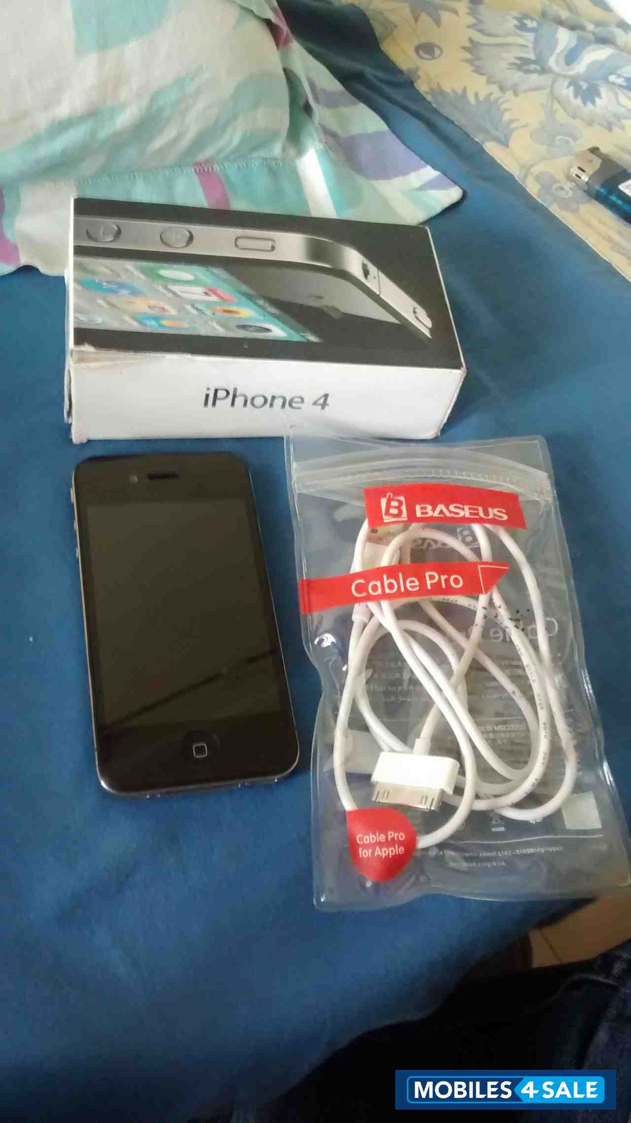 Black Apple iPhone 4