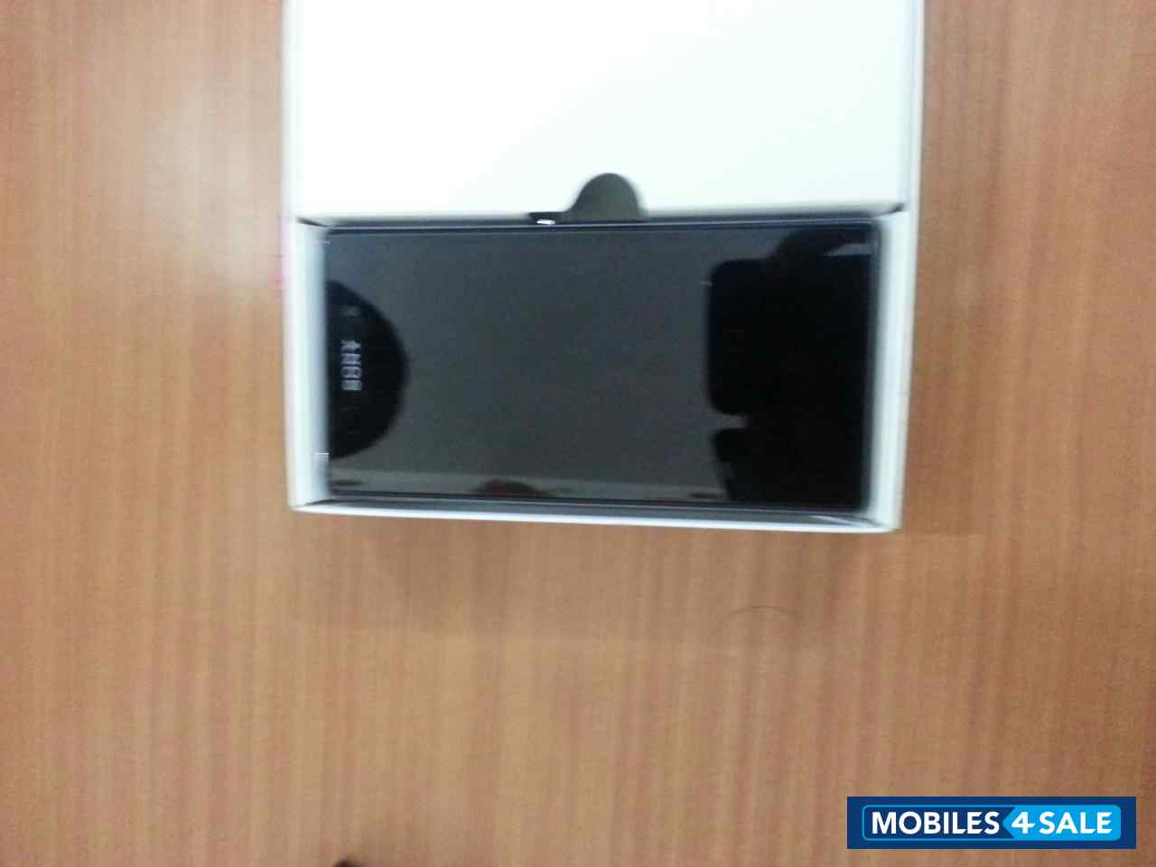 Black Sony Xperia Z1