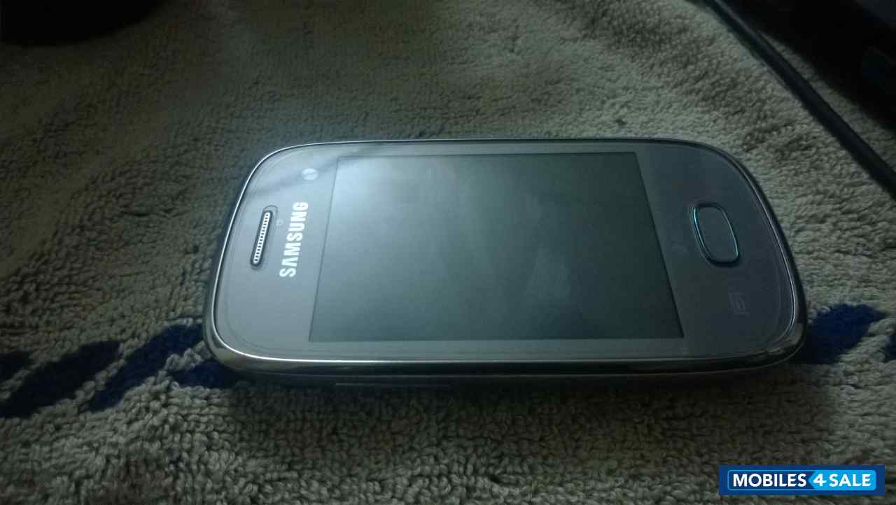 Metallic Silver Samsung Galaxy Pocket Neo