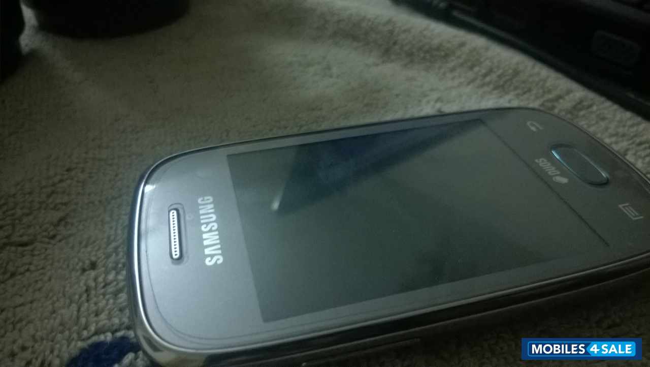 Metallic Silver Samsung Galaxy Pocket Neo
