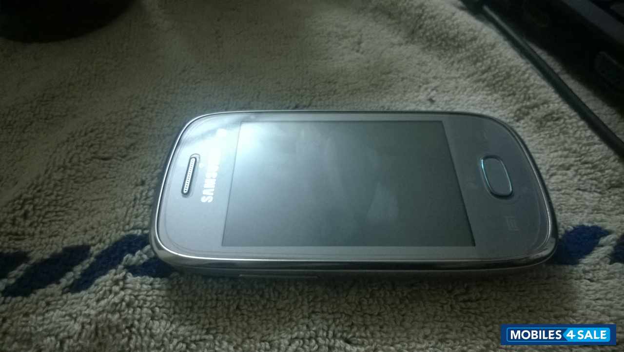 Metallic Silver Samsung Galaxy Pocket Neo