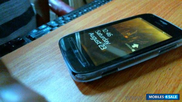 Black Nokia Lumia 710