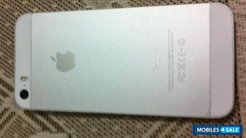White Apple iPhone 5