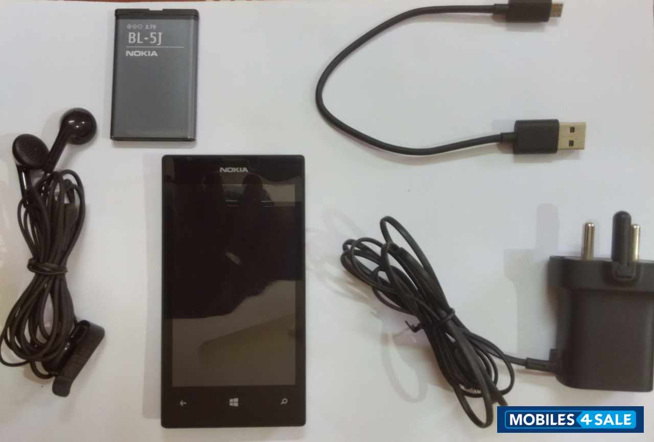 Black Nokia Lumia 520