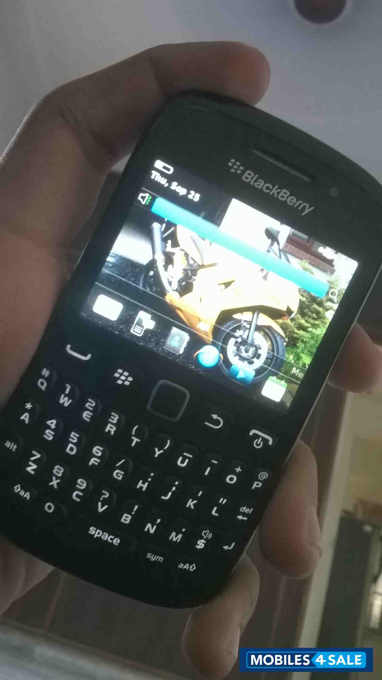Black BlackBerry Curve 9220