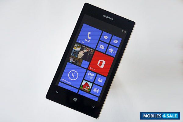 Black Nokia Lumia 520