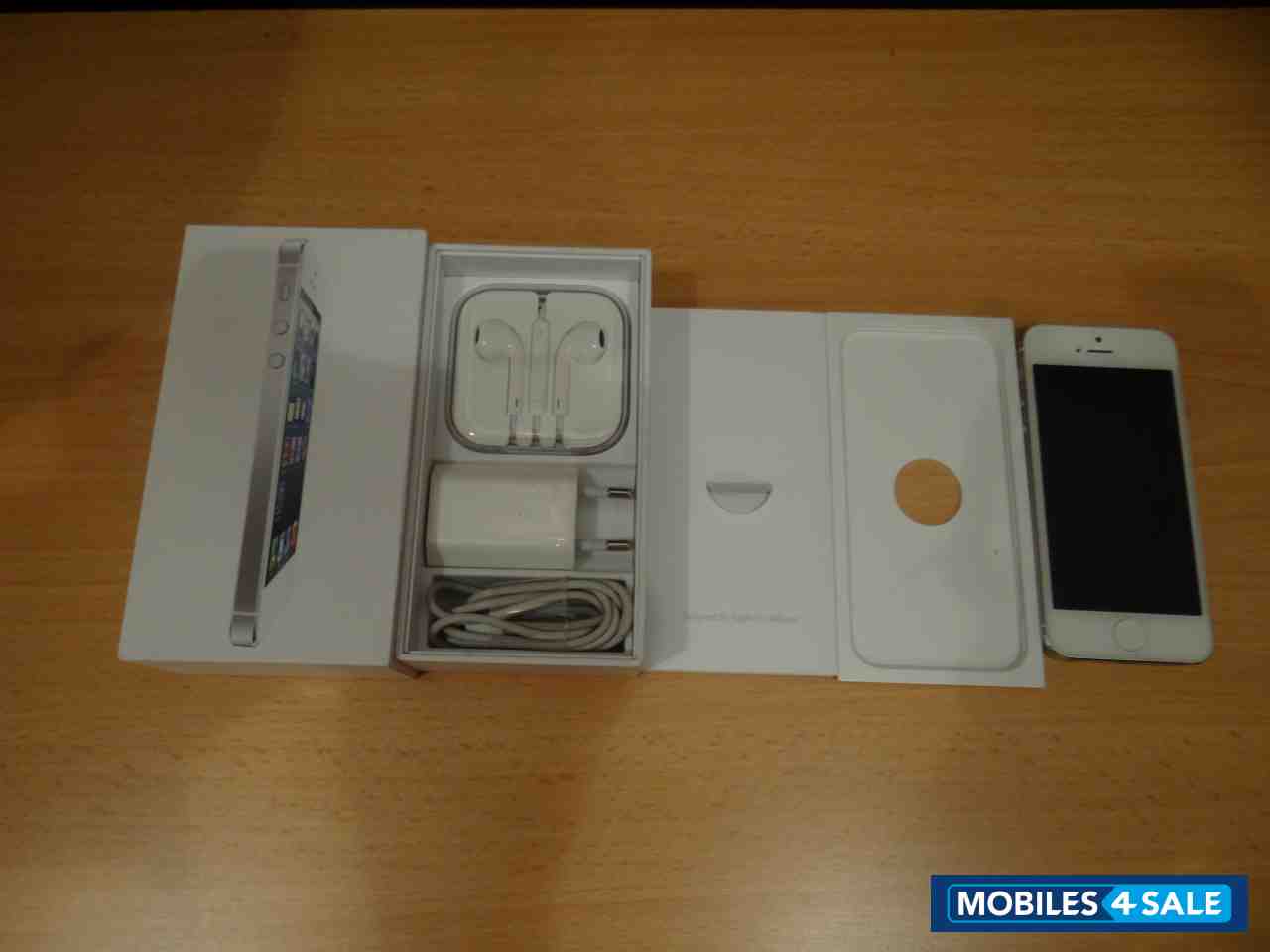 White Apple iPhone 5