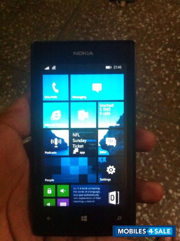 Black Nokia Lumia 520