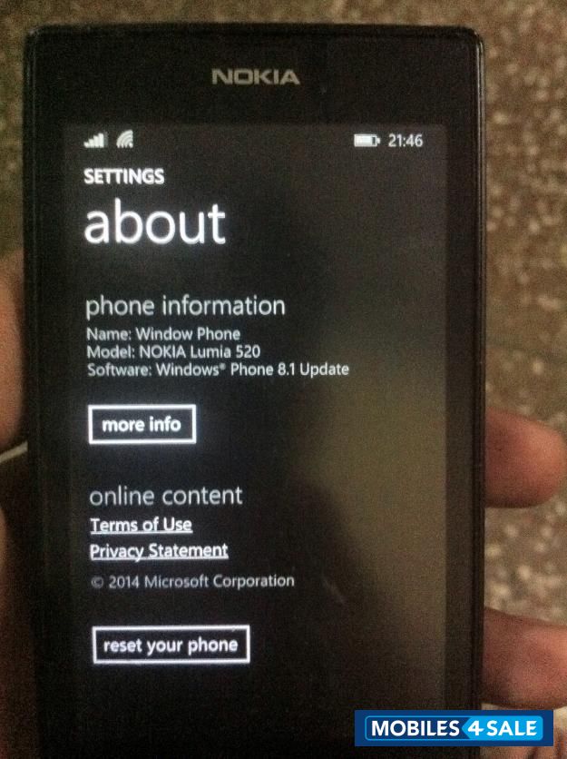 Black Nokia Lumia 520