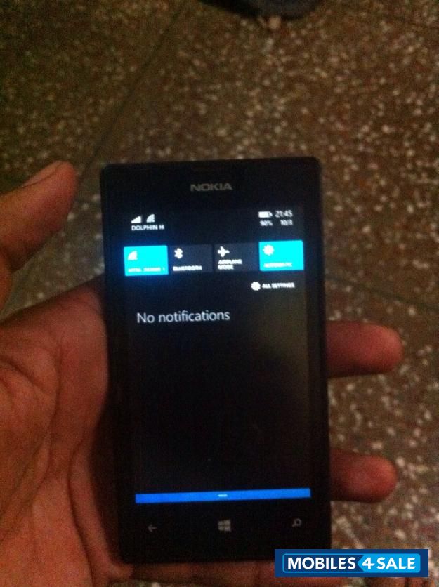 Black Nokia Lumia 520