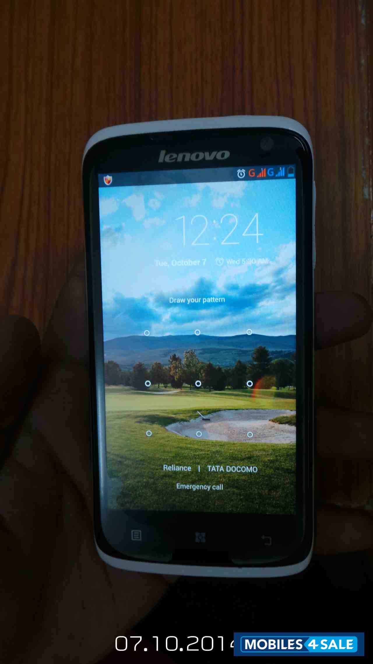 White Lenovo S820