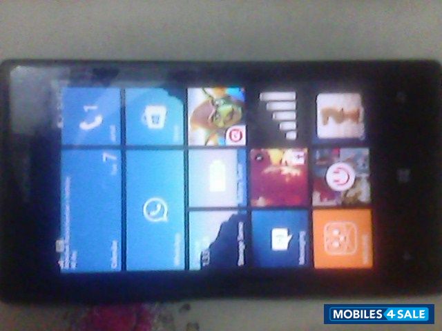 Black Nokia Lumia 520