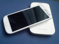 White Samsung Galaxy S3